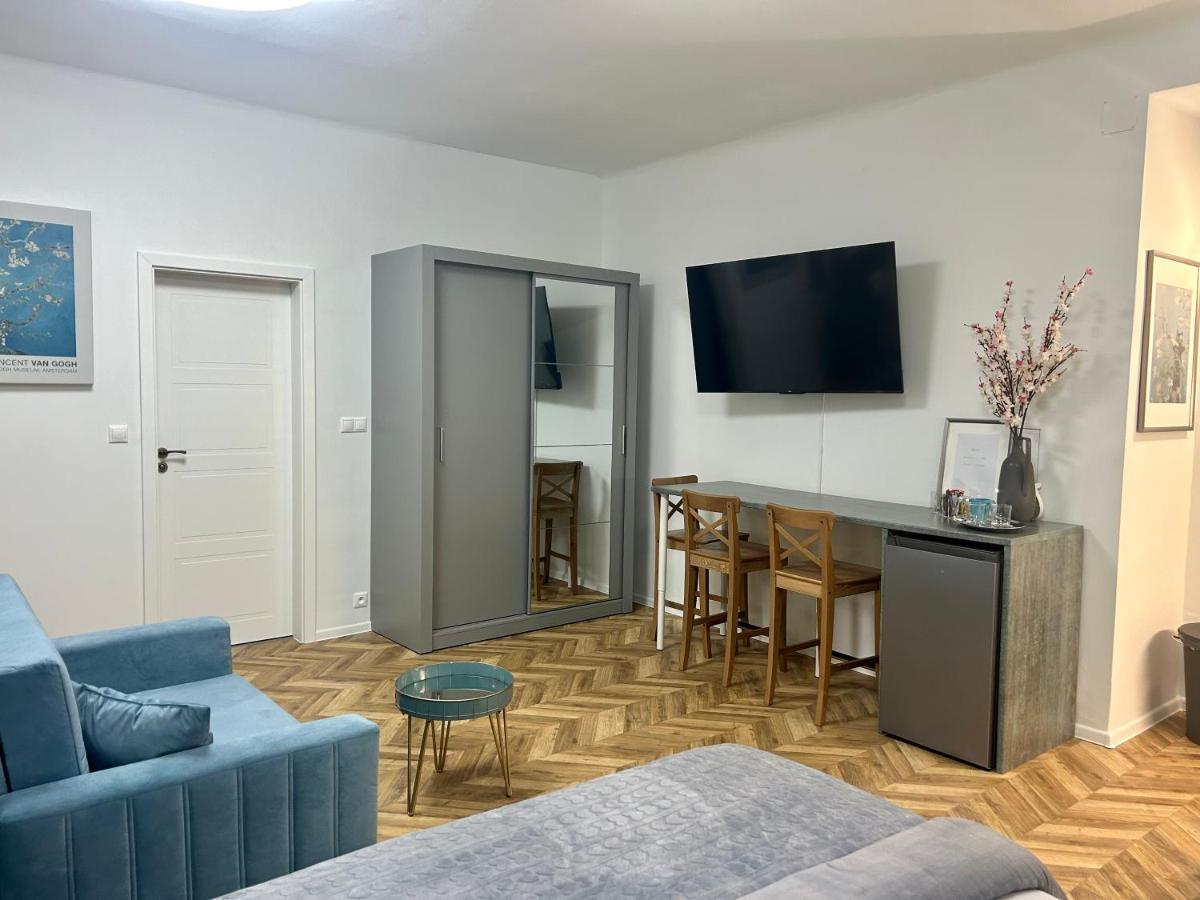 Almond Studio Apartment Bratislava Exterior photo